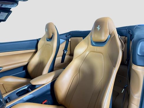 Certified 2022 Ferrari Portofino M RWD image 18