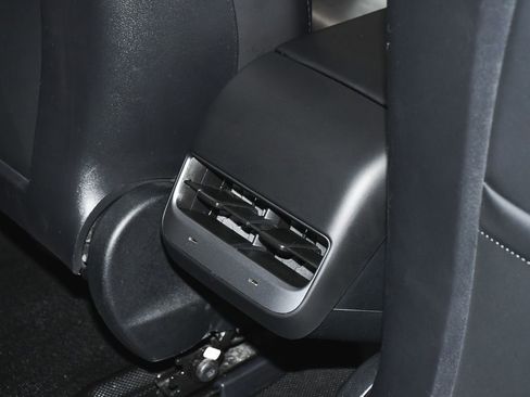 Used 2023 Tesla Model 3 Standard Range image 42