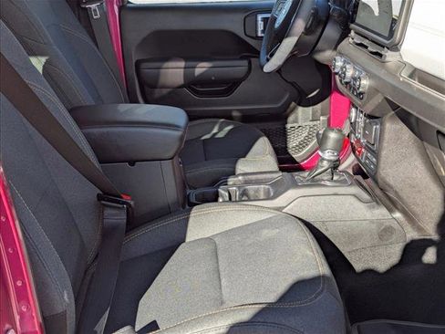 Used 2024 Jeep Wrangler Willys image 18