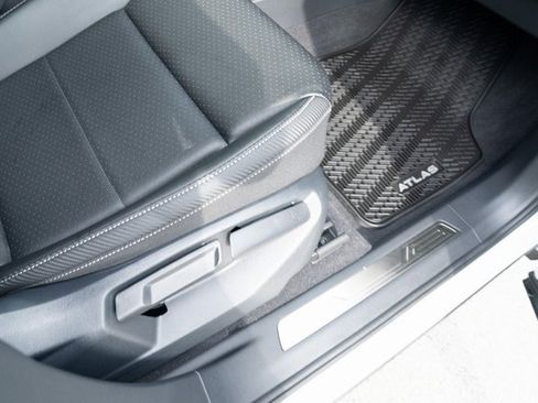 Used 2023 Volkswagen Atlas Cross Sport SE image 44