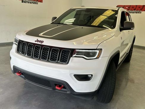 Used 2018 Jeep Grand Cherokee Trailhawk w/ Trailhawk Luxury Group AWD/4WD image 7