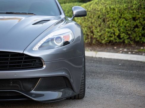 Used 2014 Aston Martin Vanquish Coupe image 22