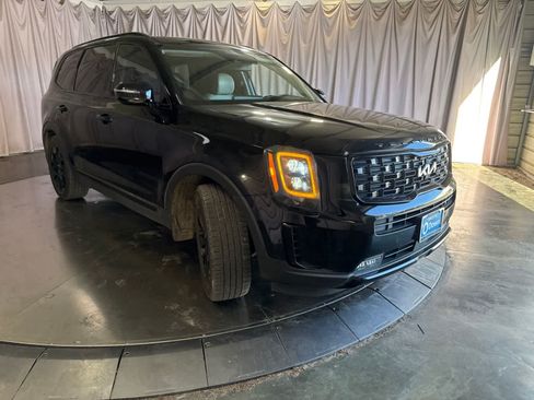Used 2022 Kia Telluride SX w/ SX Prestige Package AWD/4WD image 3