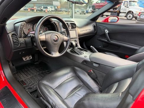 Used 2006 Chevrolet Corvette Convertible w/ Preferred Equipment Group image 21