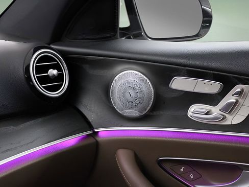 Used 2017 Mercedes-Benz E 300 4MATIC image 27