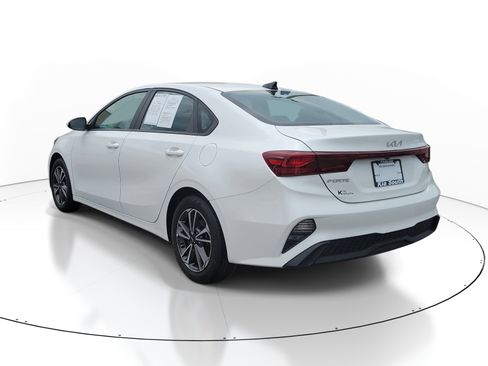 Used 2024 Kia Forte LXS FWD image 4