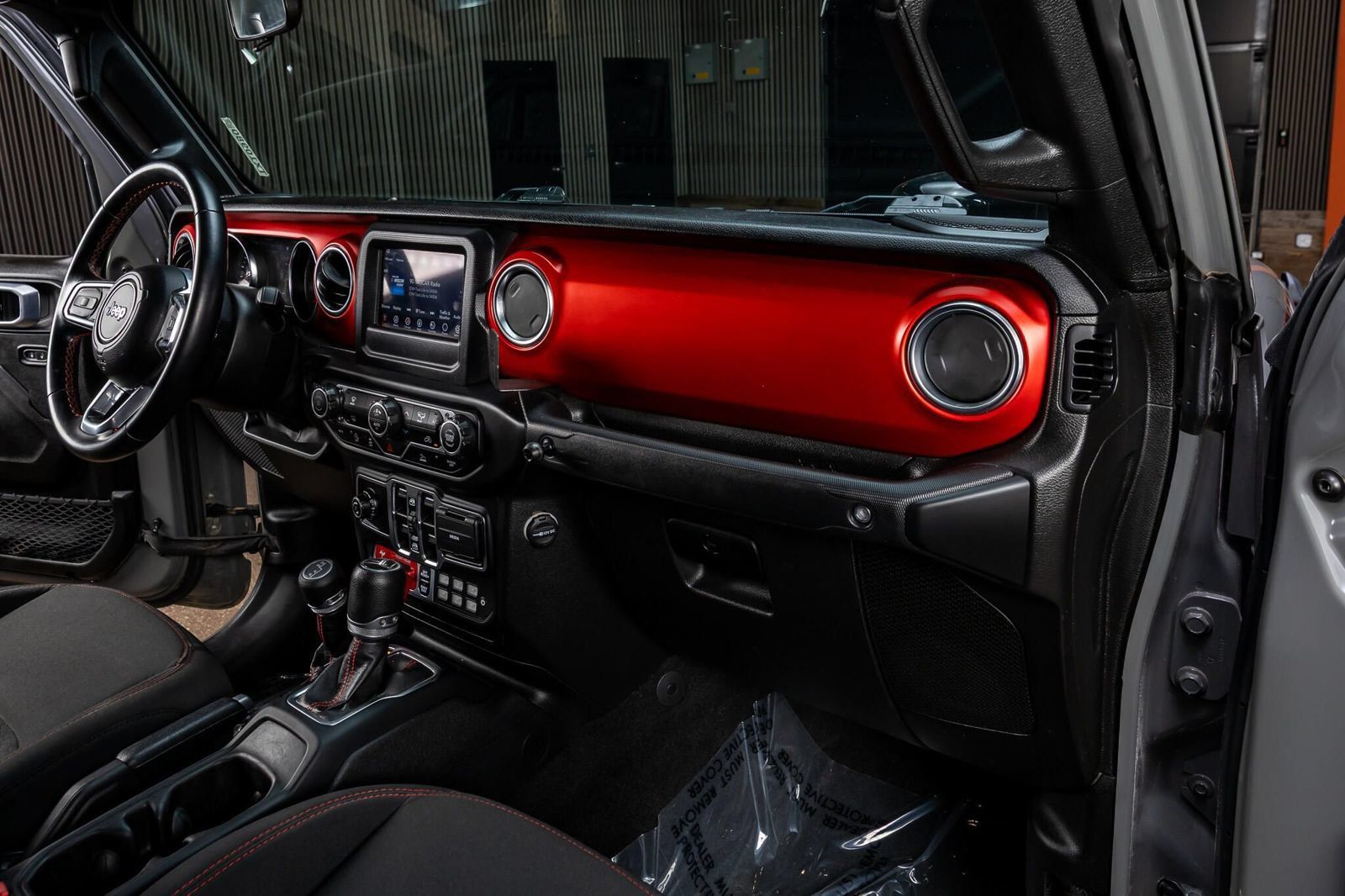 Used 2021 Jeep Gladiator Rubicon w/ LED Lighting Group AWD/4WD image 17