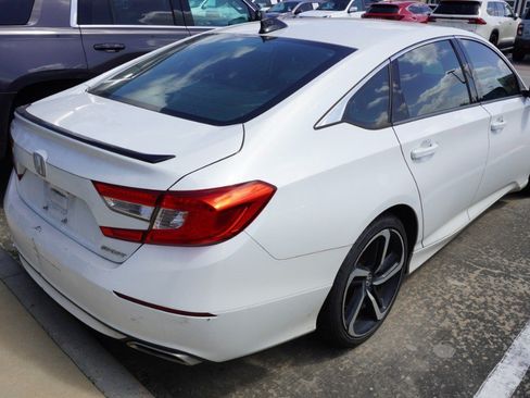 Used 2021 Honda Accord Sport image 6