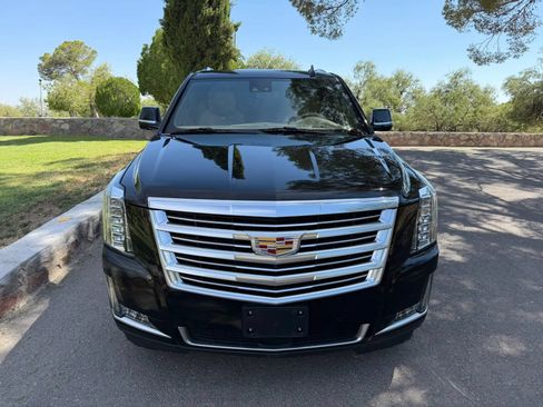 Used 2019 Cadillac Escalade Platinum AWD/4WD image 8