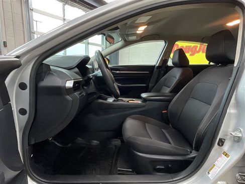 Used 2022 Nissan Altima 2.5 SV FWD image 11