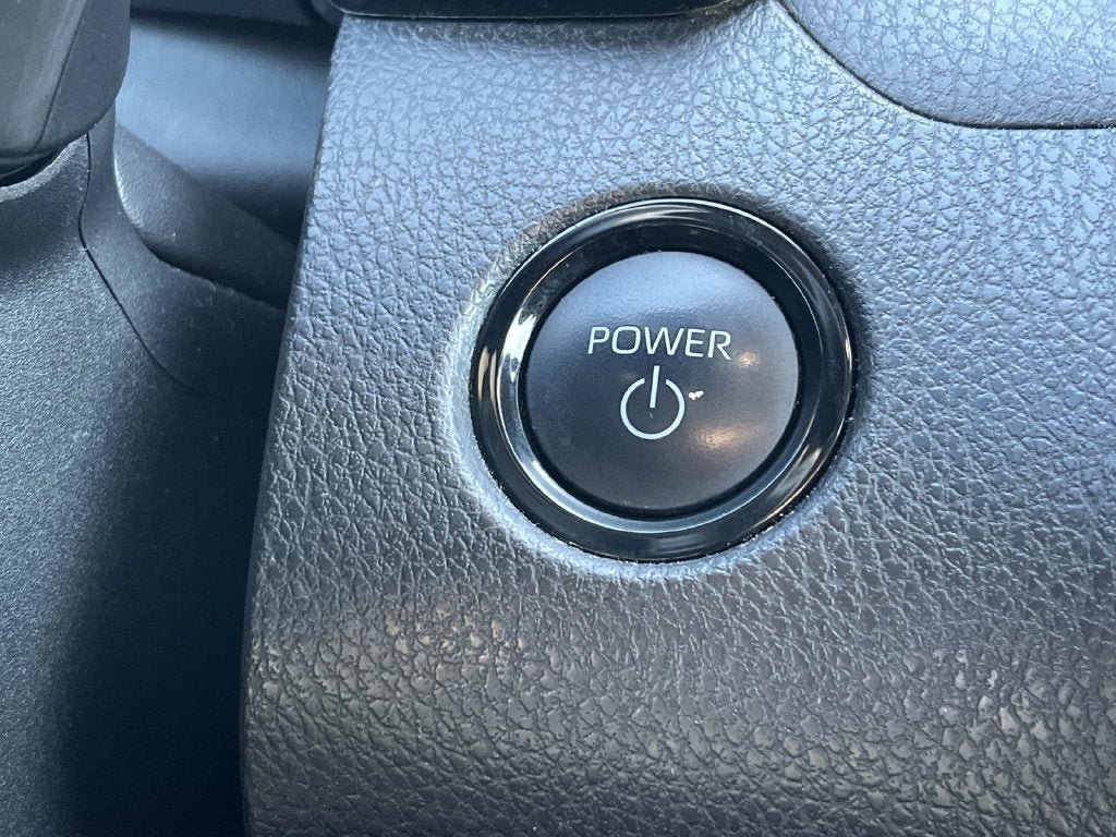 Used 2025 Toyota Camry SE FWD image 14