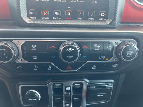 Used 2022 Jeep Gladiator Rubicon w/ LED Lighting Group AWD/4WD image 28