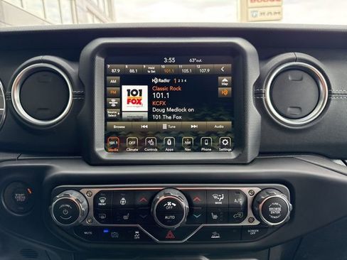 Used 2023 Jeep Wrangler Unlimited Sahara w/ Cold Weather Group AWD/4WD image 15