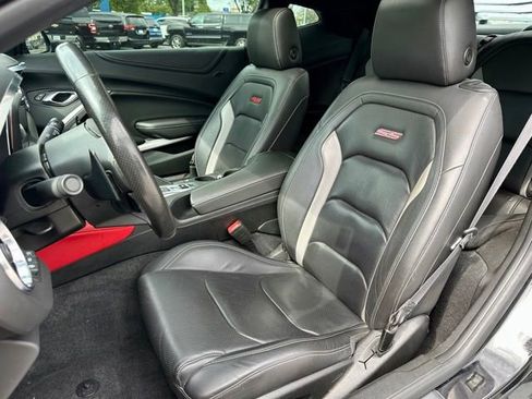 Used 2020 Chevrolet Camaro SS RWD image 12