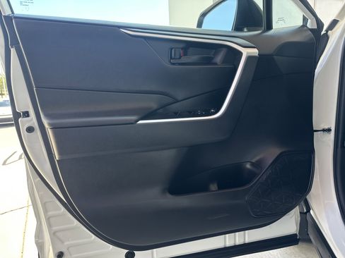 Certified 2023 Toyota RAV4 LE AWD/4WD image 10