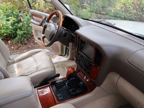Used 2001 Lexus LX 470 4WD image 32