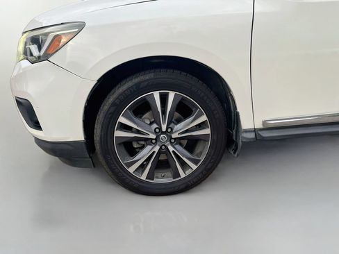 Used 2020 Nissan Pathfinder Platinum FWD image 32