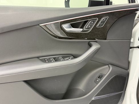 Used 2023 Audi Q7 Premium Plus image 12