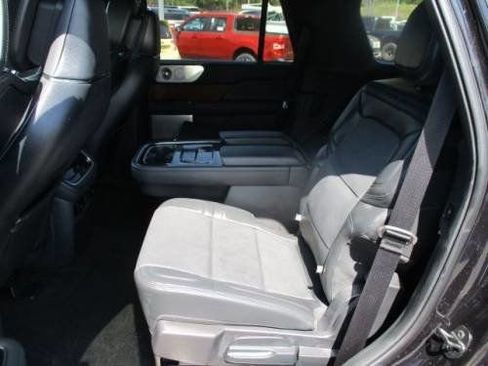 Used 2023 Lincoln Navigator Reserve image 6
