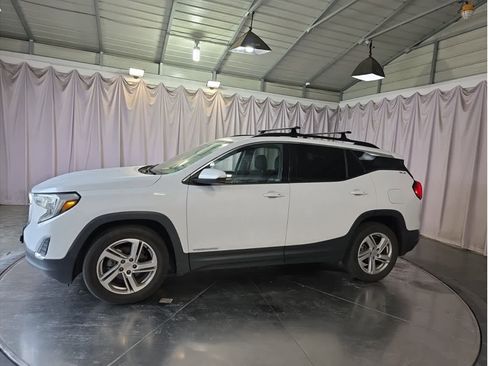 Used 2018 GMC Terrain SLE w/ Driver Convenience Package image 4