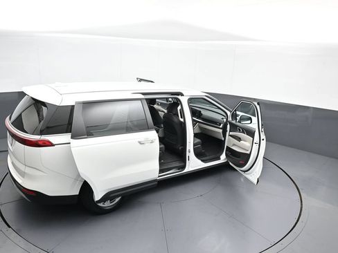 Certified 2024 Kia Carnival LX FWD image 44