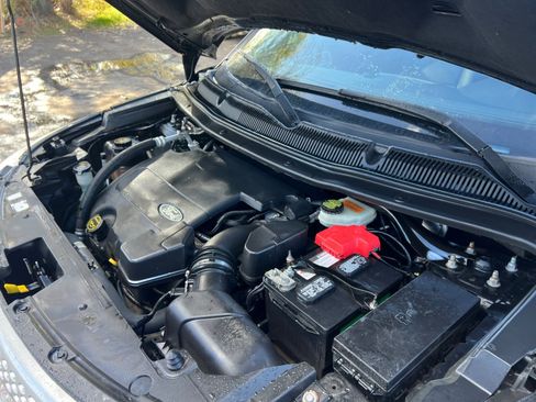 Used 2015 Ford Explorer XLT image 36