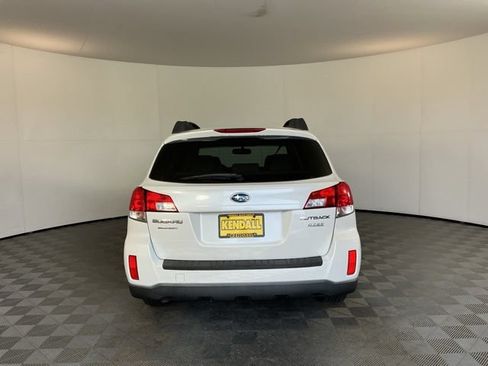 Used 2013 Subaru Outback 2.5i Premium AWD/4WD image 6