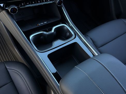 New 2026 Chevrolet Traverse LT w/ Midnight/Sport Edition image 18