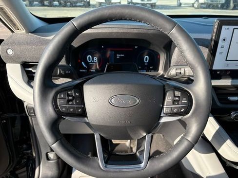 Used 2025 Ford Explorer Platinum w/ Ultimate Package image 26