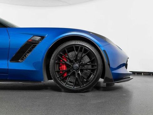 Used 2015 Chevrolet Corvette Z06 w/ 3LZ Preferred Equipment Group image 11