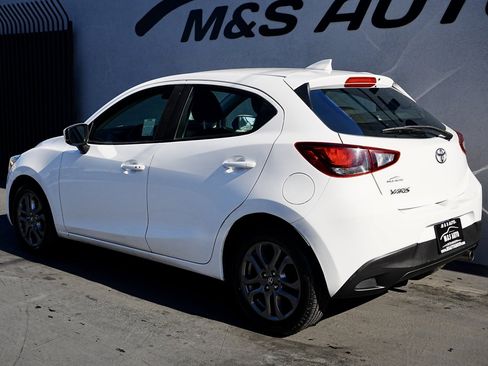 Used 2020 Toyota Yaris LE image 6