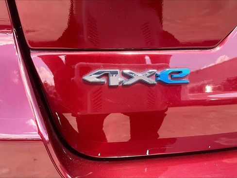 Used 2022 Jeep Grand Cherokee Limited 4xe w/ Luxury Tech Group II AWD/4WD image 10