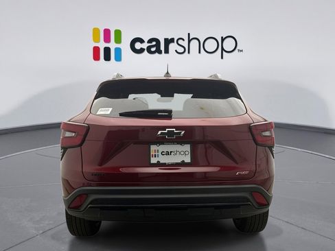 Used 2024 Chevrolet Trax RS w/ Driver Confidence Package FWD image 4