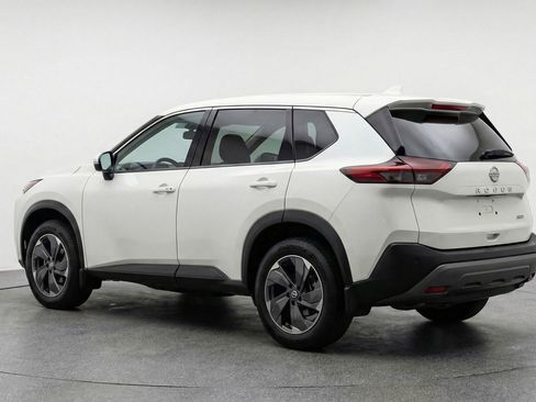 Used 2025 Nissan Rogue SV AWD/4WD image 6