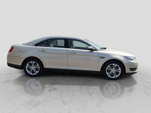 Used 2017 Ford Taurus SEL w/ Equipment Group 201A FWD image 9