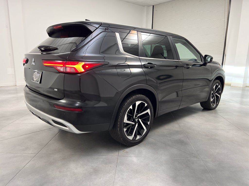 Used 2022 Mitsubishi Outlander SE FWD image 9