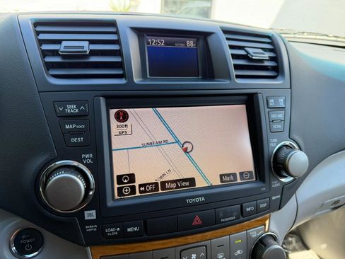 Used 2009 Toyota Highlander Limited AWD/4WD image 36
