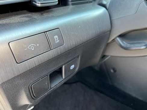Used 2024 Hyundai Kona SEL FWD image 17