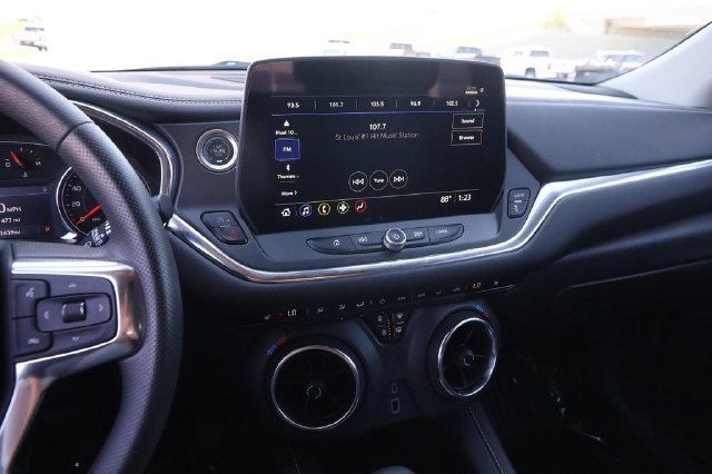 Used 2025 Chevrolet Blazer LT AWD/4WD image 15
