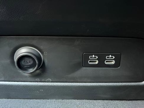 Used 2026 BMW X5 xDrive40i w/ M Sport Package image 47