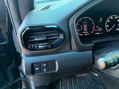 Used 2024 Honda Pilot TrailSport image 25