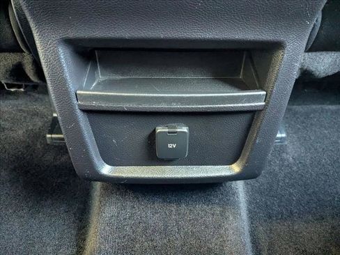 Used 2017 Ford Edge SEL image 17