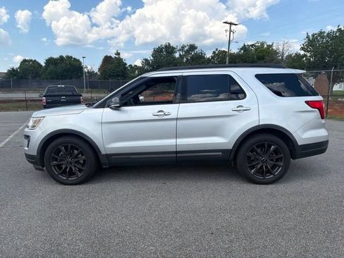 Used 2019 Ford Explorer XLT w/ Equipment Group 202A FWD image 7