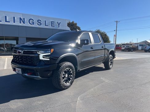 Used 2025 Chevrolet Silverado 1500 ZR2 image 2