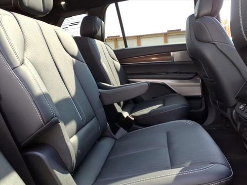 New 2026 Cadillac Vistiq Sport image 5