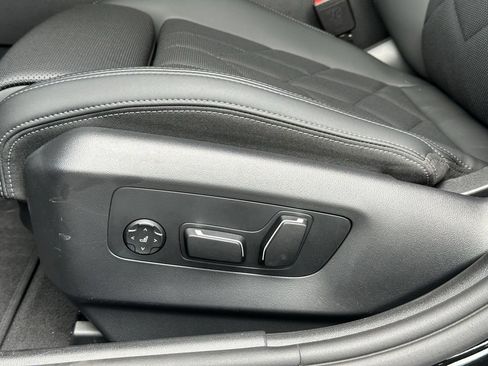 Used 2026 BMW 530i w/ Premium Package RWD image 12