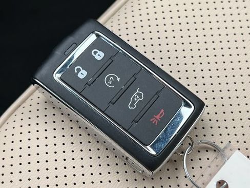 Used 2024 Jeep Grand Cherokee Limited w/ Luxury Tech Group II AWD/4WD image 36