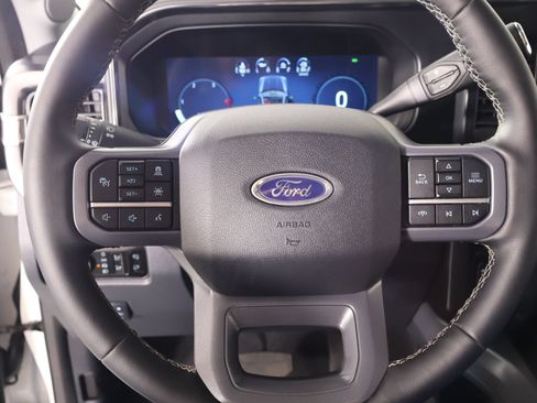 Used 2025 Ford F250 Lariat w/ Lariat Ultimate Package AWD/4WD image 3