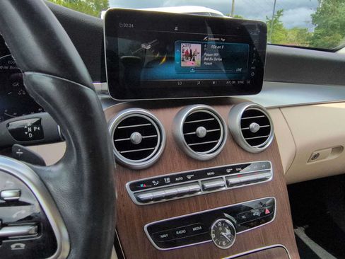 Used 2021 Mercedes-Benz C 300 4MATIC Sedan image 30