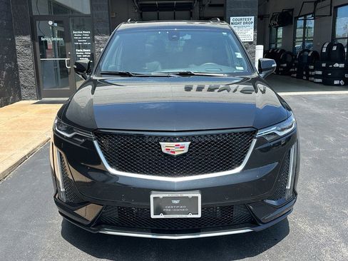 Used 2025 Cadillac XT6 Sport w/ Technology Package image 3